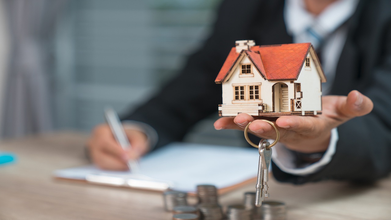 Title: Mastering Online Real Estate: Selling Your House like a Pro
