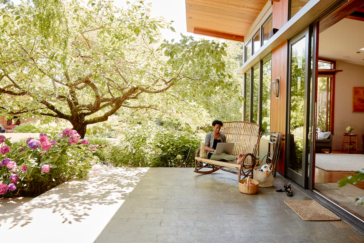 Enjoy a Peaceful Living Experience with Fully Furnished Rooms for Rent